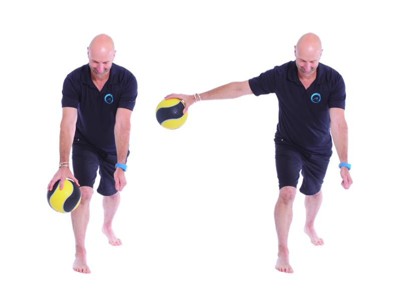 single arm fly with ball